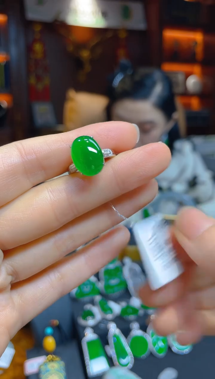 【闪购商品】翡翠戒指18K金镶嵌113551-天然A货翡翠