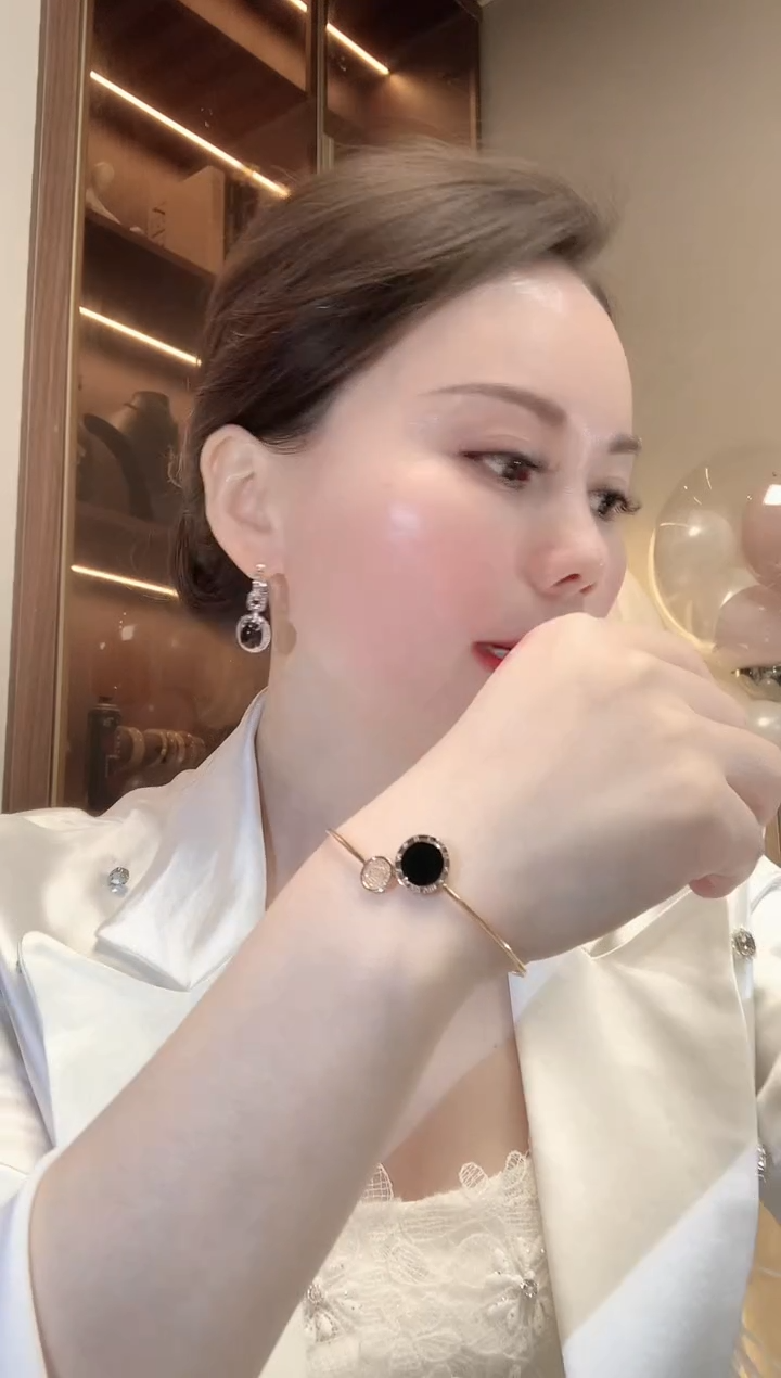【闪购商品】翡翠手镯18K金镶嵌A7 多样性发货一件