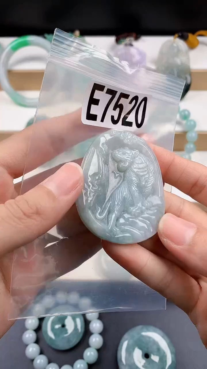 颈饰未镶嵌翡翠天然翡翠吊坠挂件