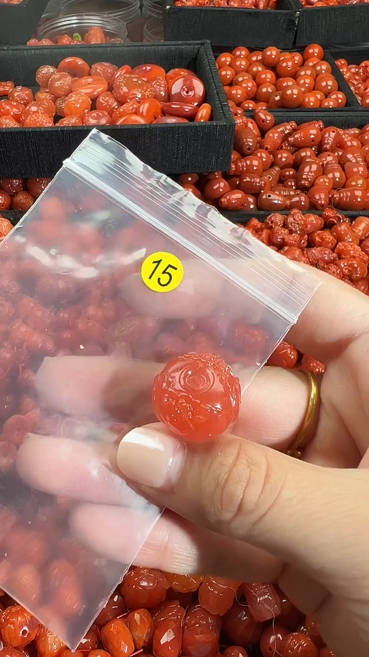 颈饰未镶嵌南红玛瑙1