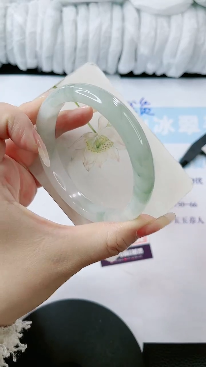 【闪购商品】石英质玉手镯未镶嵌多样性发货F122-64