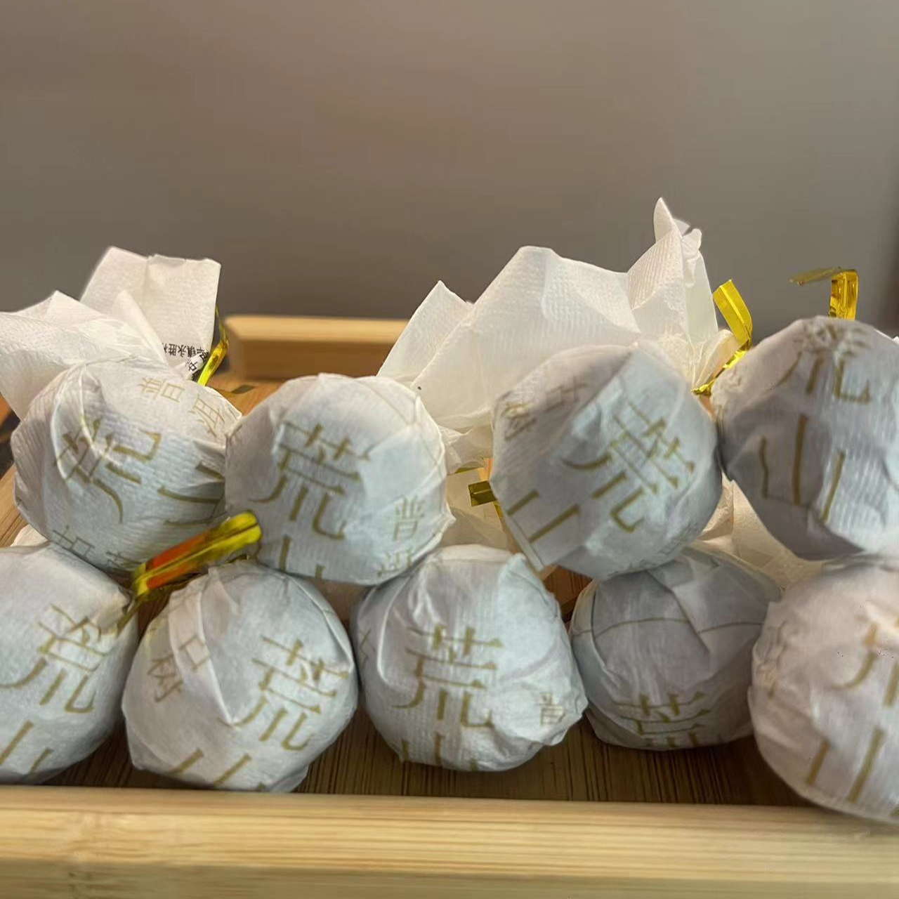 荒山古树老白茶龙珠 白茶清欢无别事 我在等风也在等你