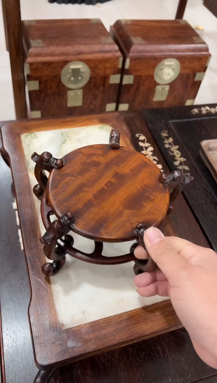 赤龙卷草纹五龙底座