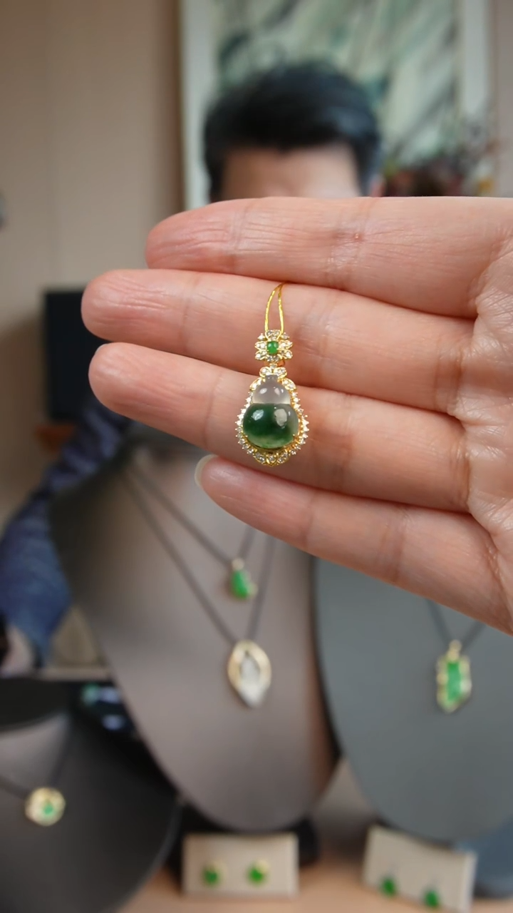 【闪购商品】翡翠颈饰18K金镶嵌天然缅甸翡翠吊坠