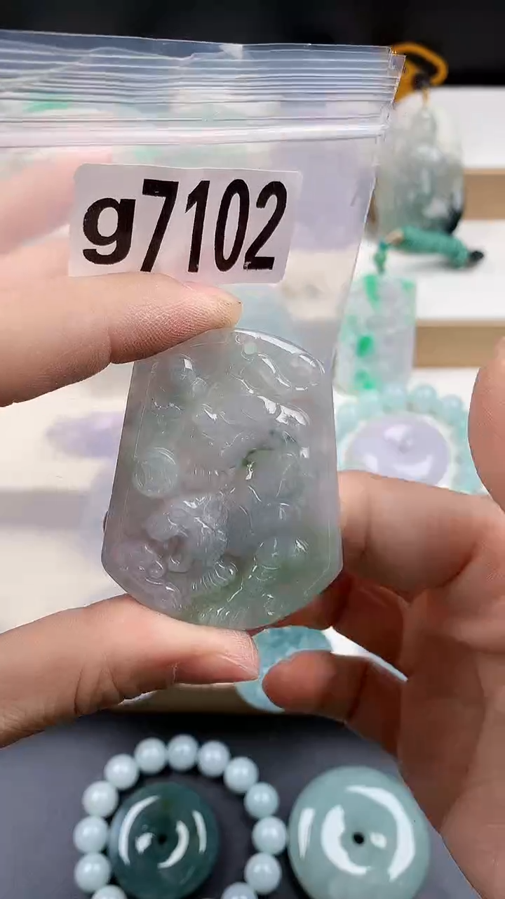 颈饰未镶嵌翡翠天然翡翠吊坠挂件