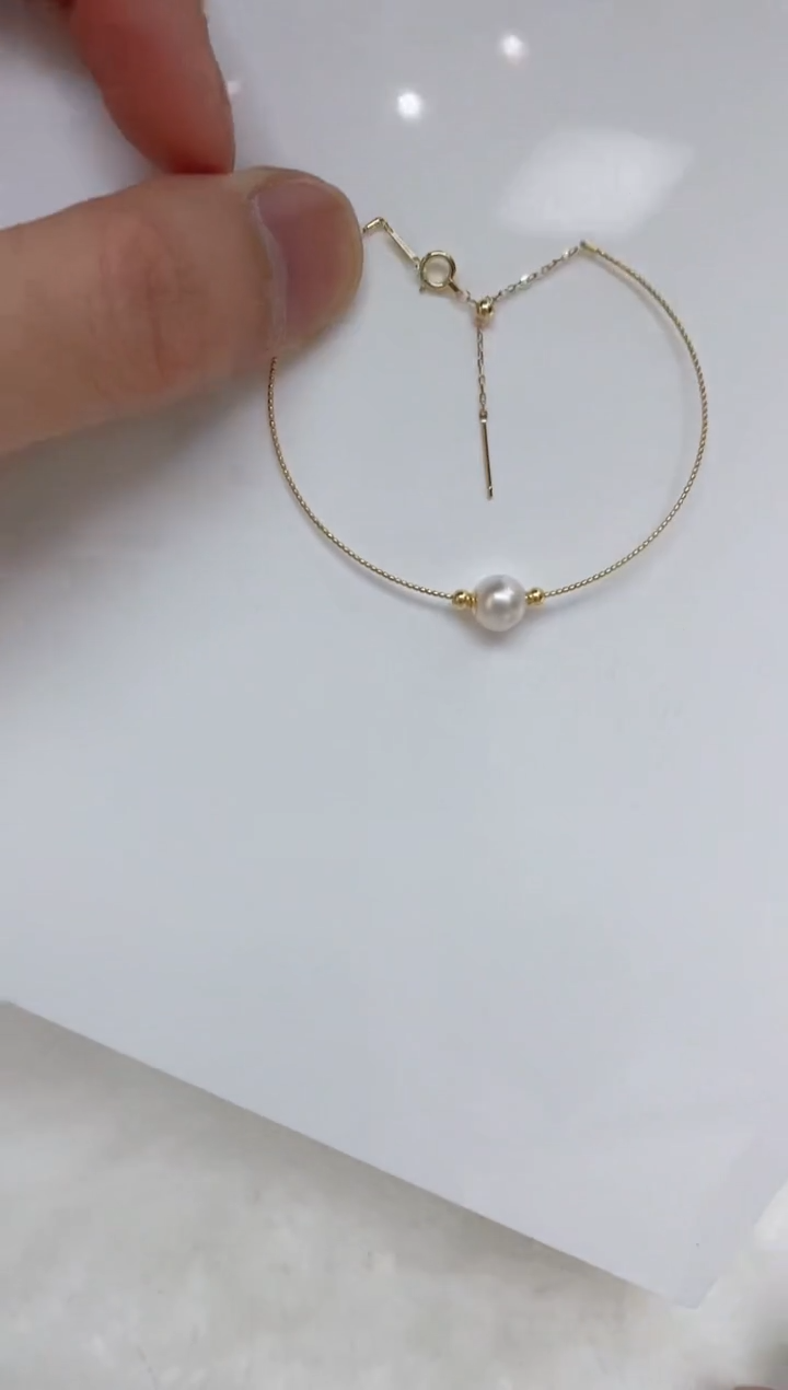 18K金镶嵌海水珍珠手镯海水珍珠手镯