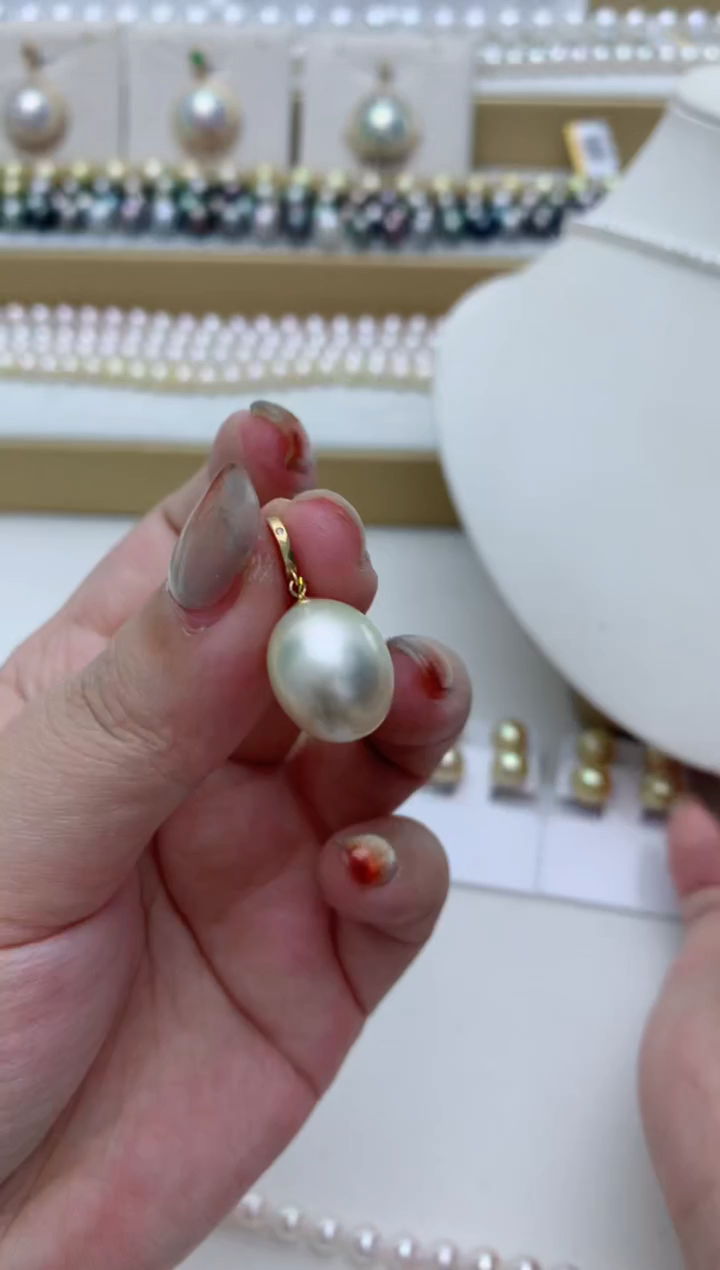 【闪购商品】海水珍珠颈饰18K金镶嵌q62 