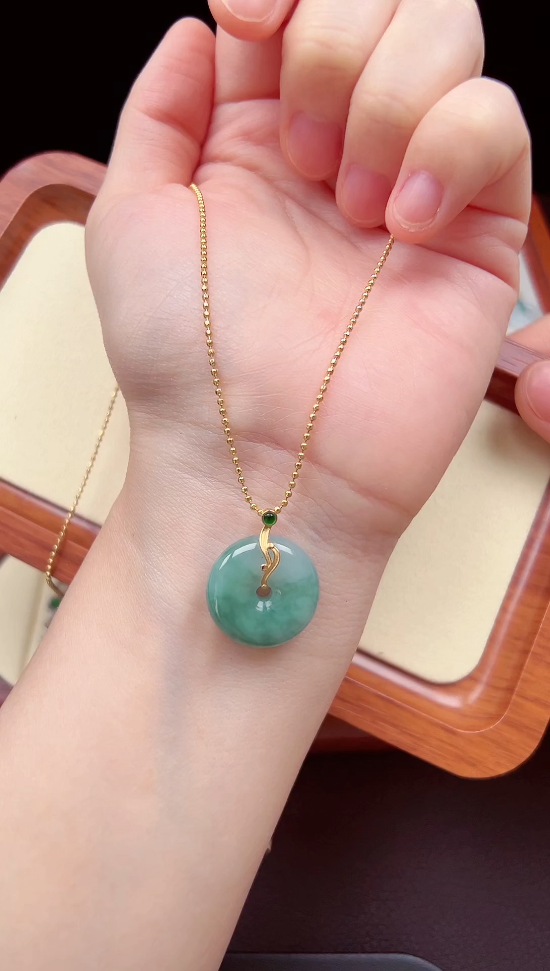 【闪购商品】翡翠颈饰18K金镶嵌平安扣