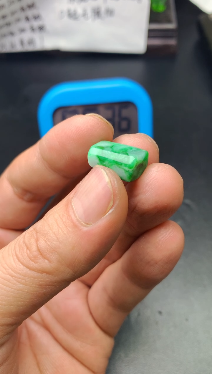 颈饰未镶嵌翡翠花****4料子