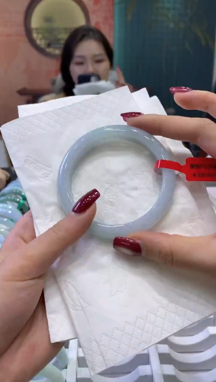 【闪购商品】翡翠手镯未镶嵌多人08794