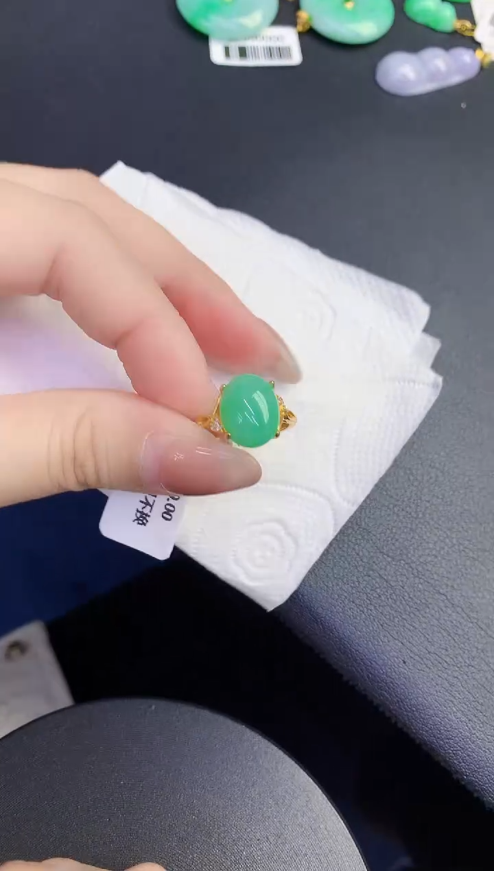 颈饰未镶嵌翡翠缅甸天然翡翠A货