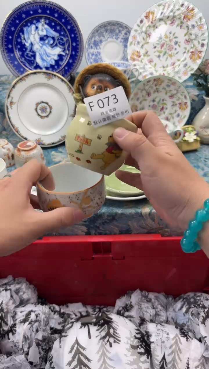 瓷片皓***饰           F073