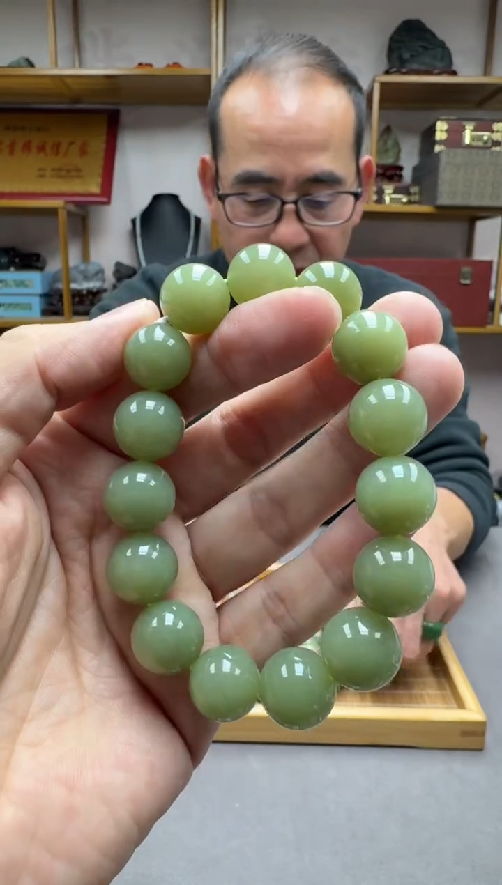 未镶嵌手链和田玉14华土沟竹叶青