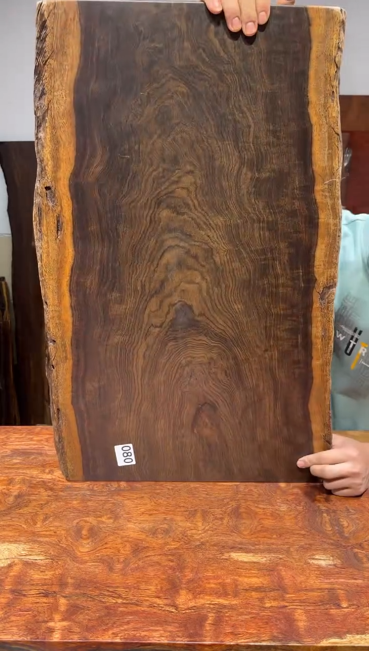 风车木（黑檀木）尺寸70*45*2.3编号080