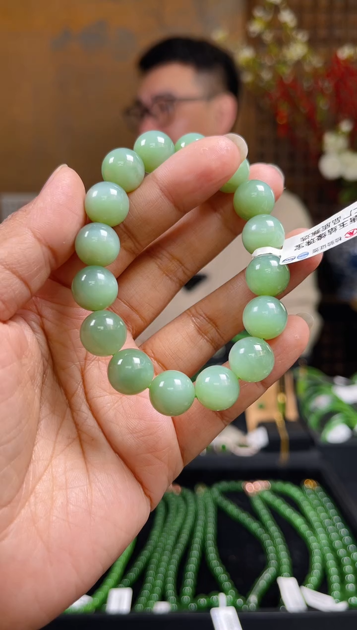 【闪购商品】和田玉手串未镶嵌±12mm 粉青微猫单圈