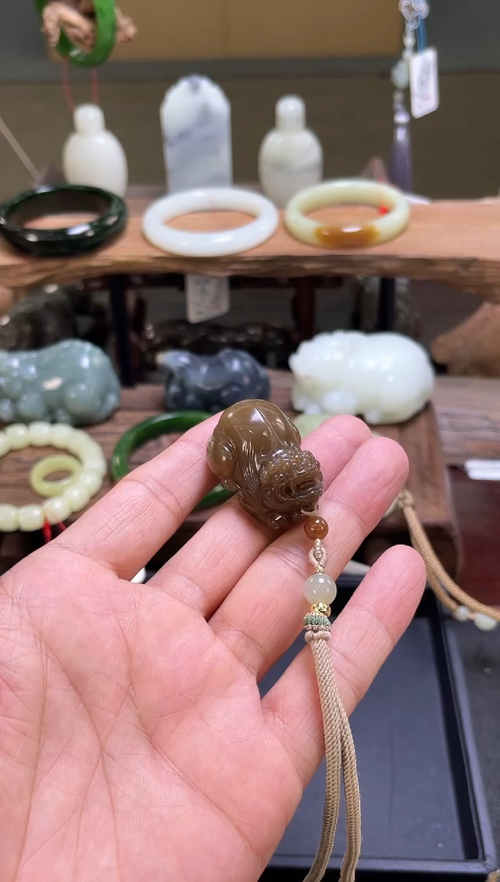 和田玉未镶嵌把件且末金山糖 貔貅822122