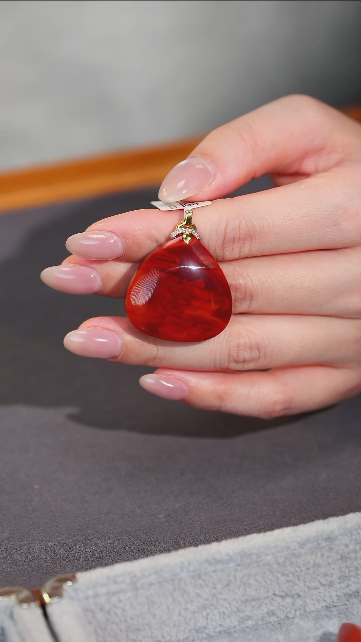 吊坠(不含链)18K金镶嵌南红玛瑙原矿D8-5