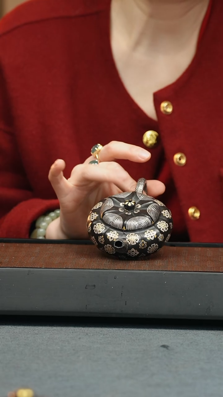 【闪购商品】紫砂茶壶五堂 老花筋纹扁灯