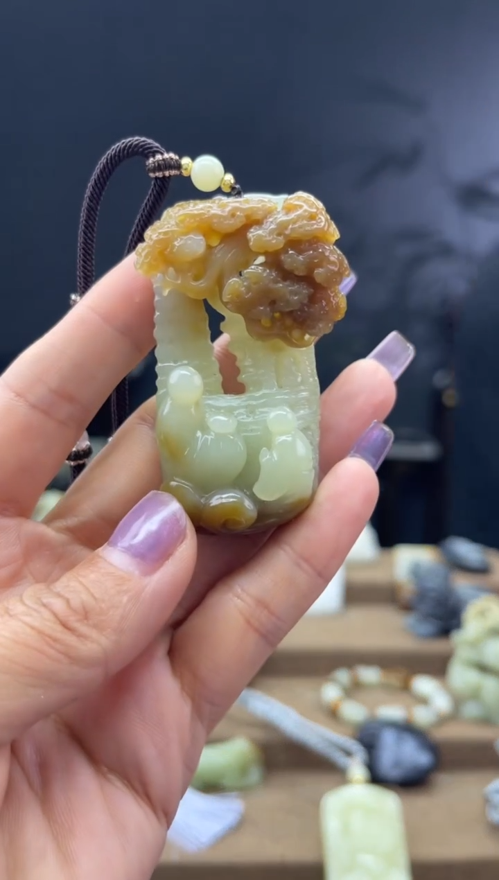颈饰未镶嵌和田玉1