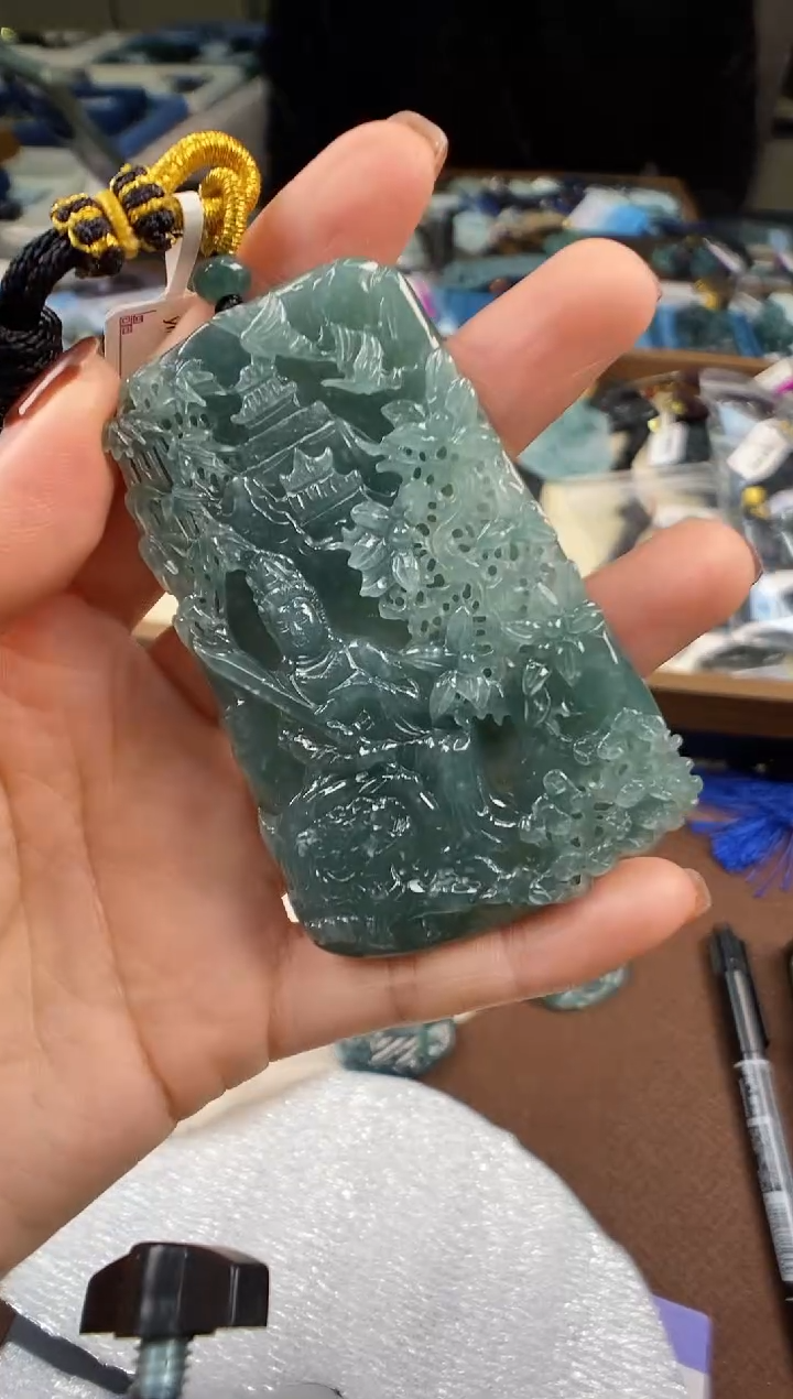 颈饰未镶嵌翡翠多样性发其一