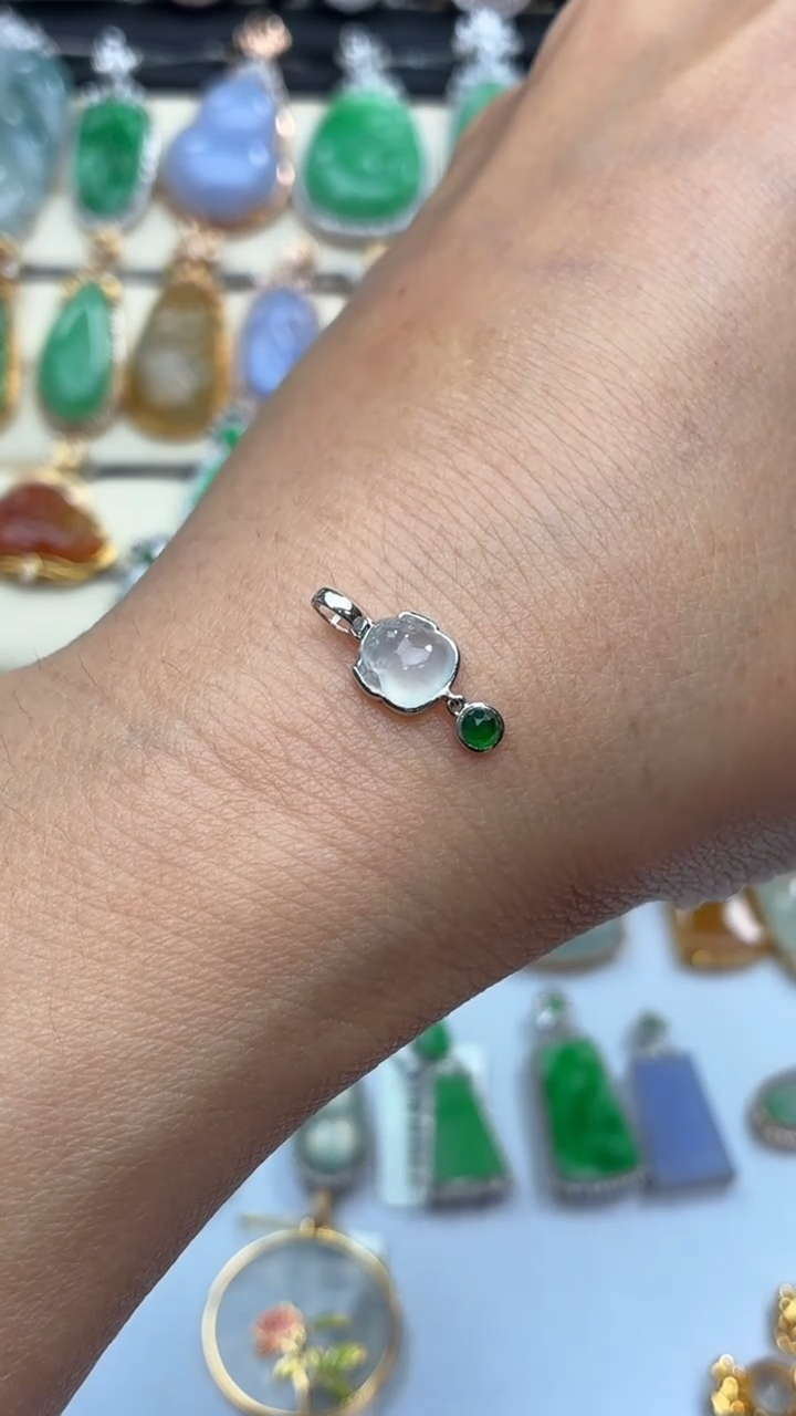 颈饰18K金镶嵌翡翠天然翡翠A货