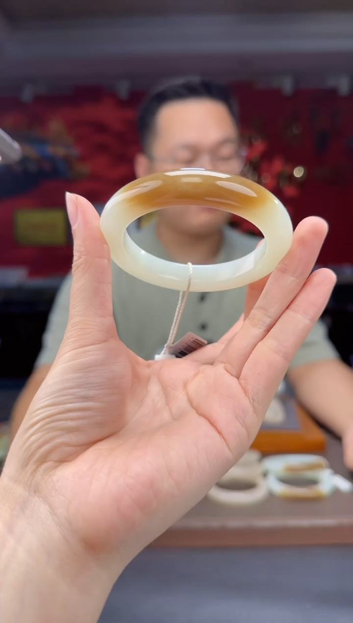 和田玉未镶嵌颈饰且末糖白手镯55-560