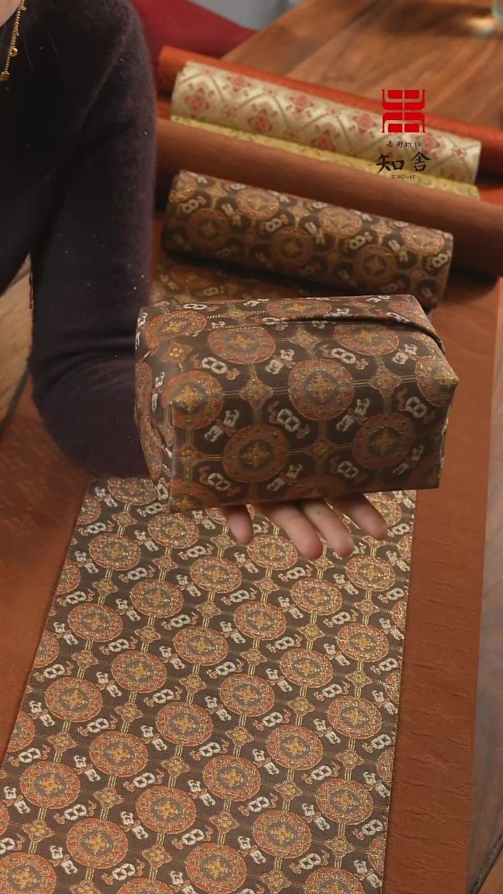 【闪购商品】织绣纸巾盒···········