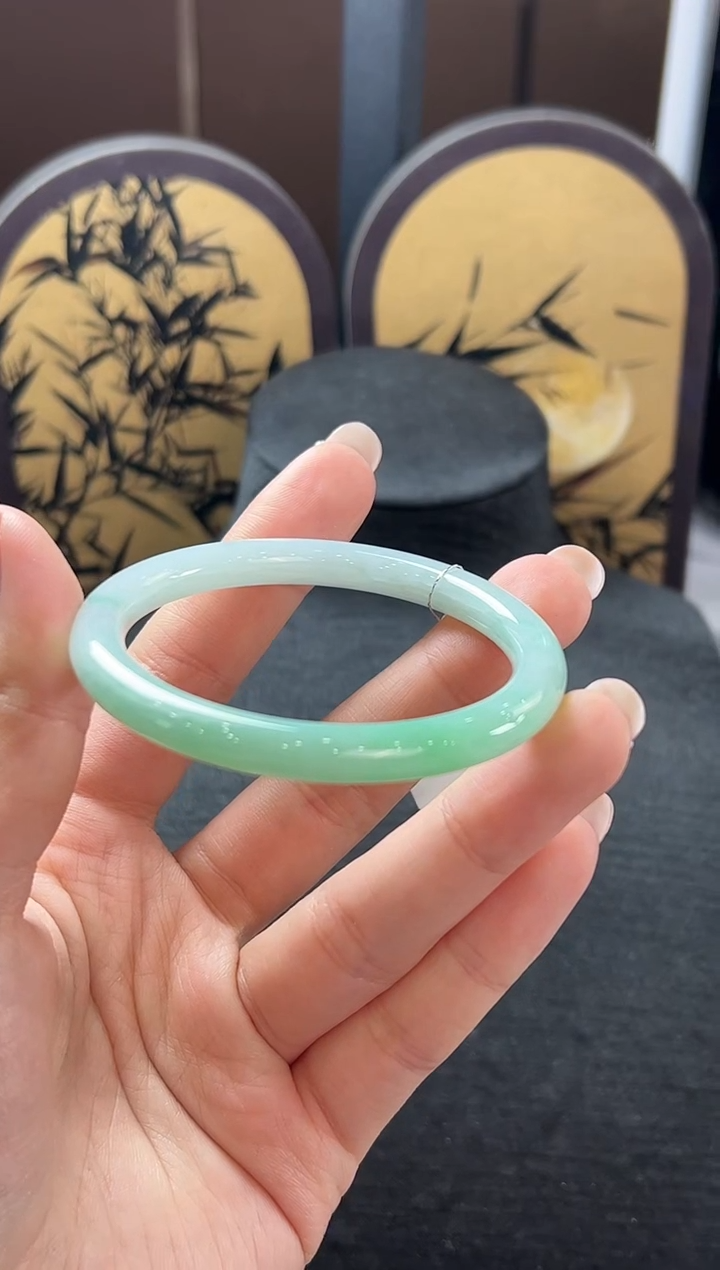 【闪购商品】翡翠手镯未镶嵌翡翠手镯（53-54）