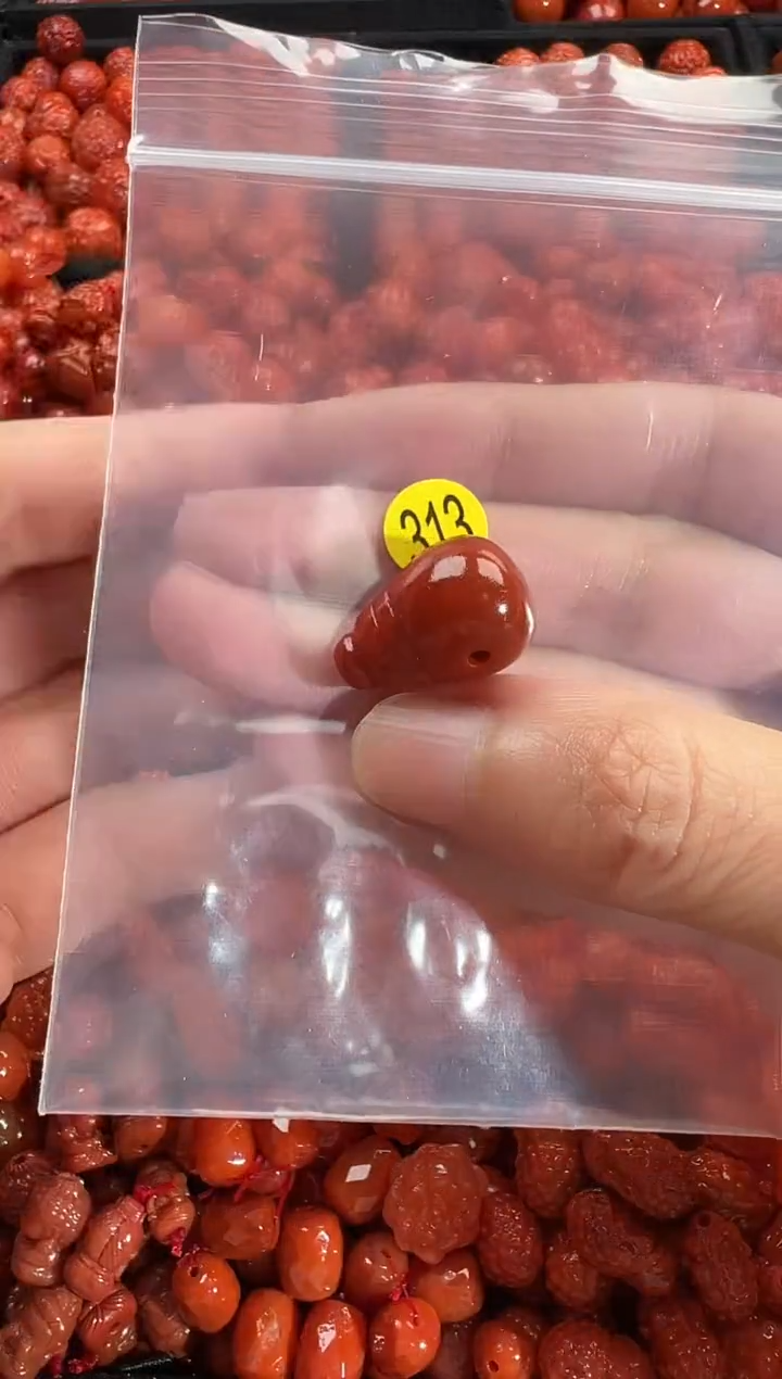 颈饰未镶嵌南红玛瑙1