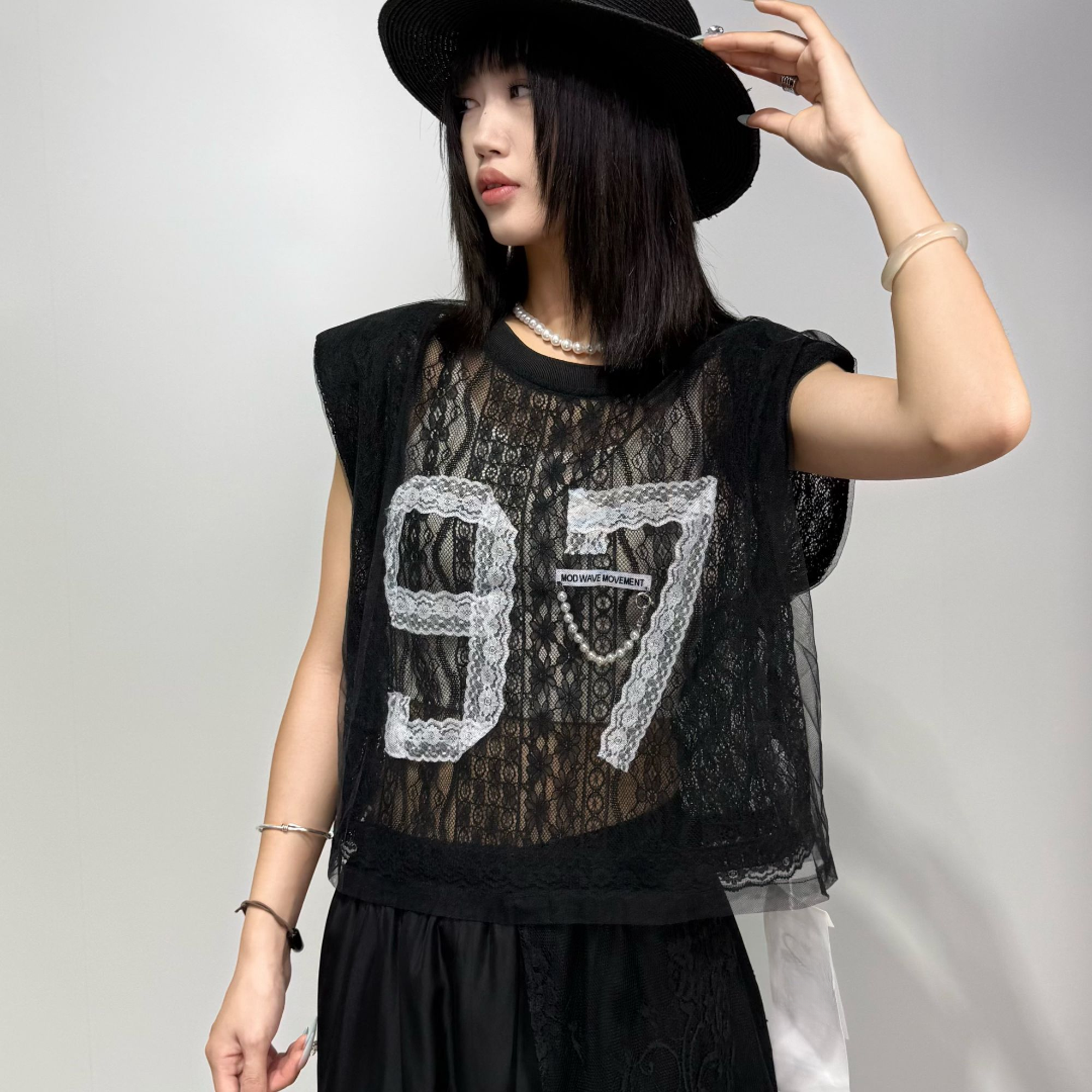 85021#欧洲站夏季新款欧货字母时尚圆领蕾丝拼接显瘦百搭无袖T恤