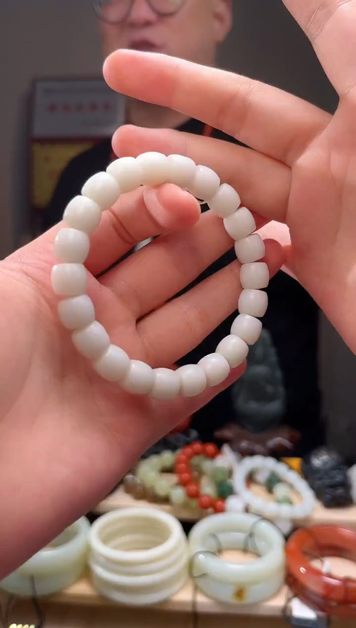 颈饰未镶嵌和田玉手串