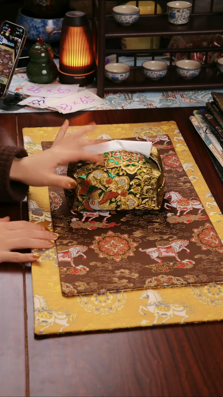 【西阵织璀璨宝相花纸巾套长16宽10高7】