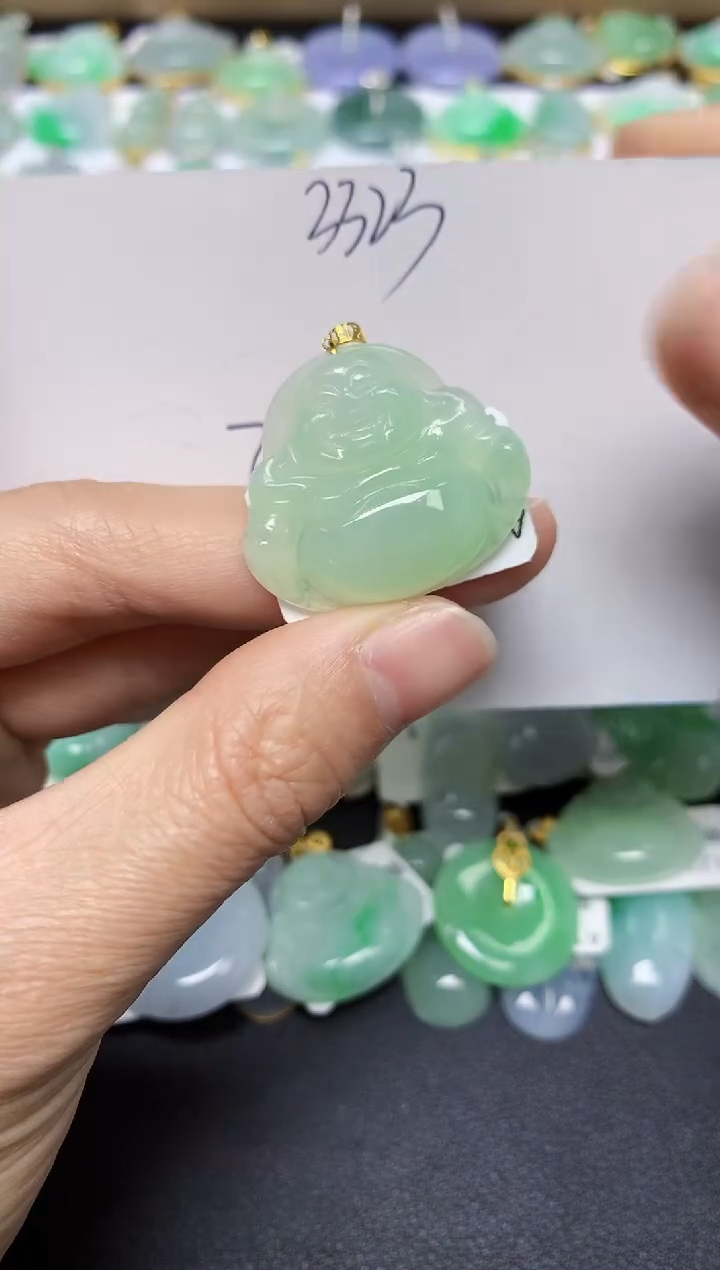 翡翠18K金镶嵌颈饰 天然翡翠A货