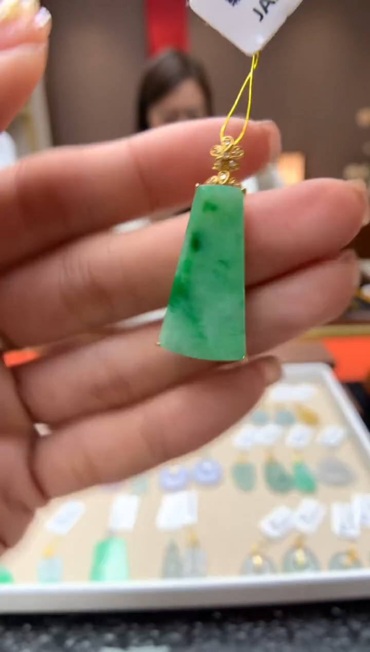 【闪购商品】翡翠颈饰18K金镶嵌无事牌