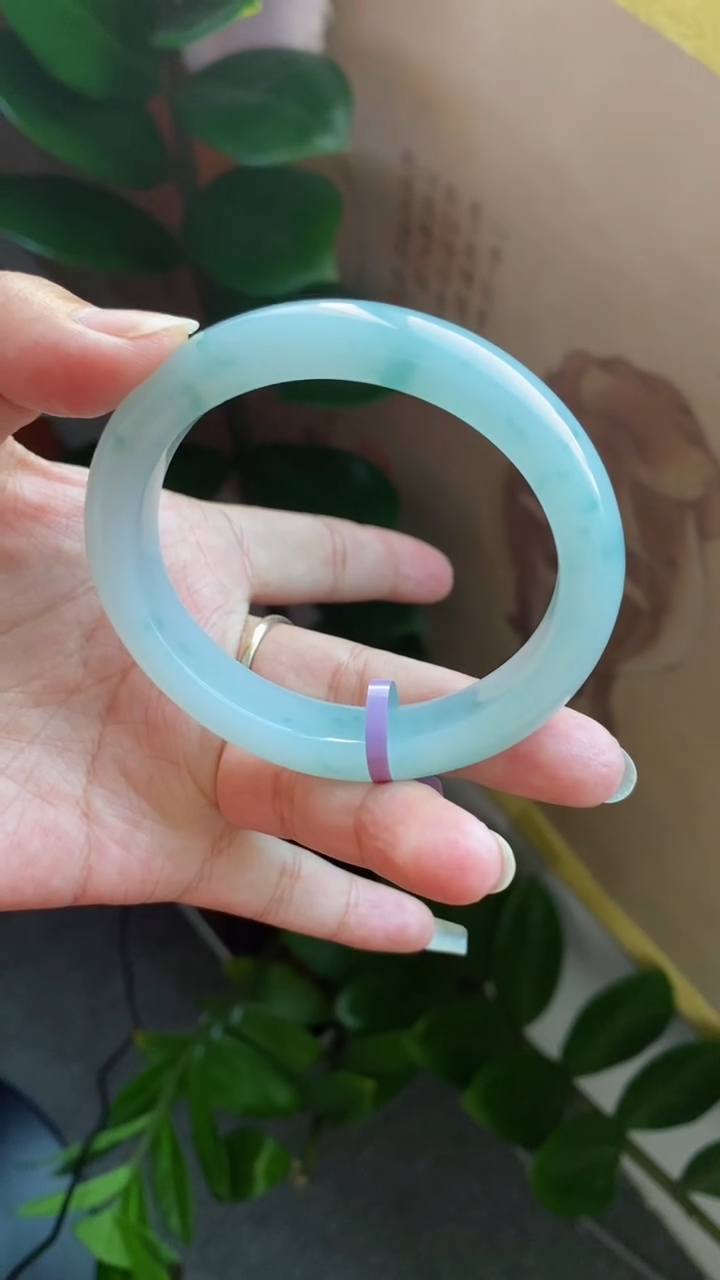 【闪购商品】翡翠手镯未镶嵌（冰透胶天空蓝飘花）贵妃8号