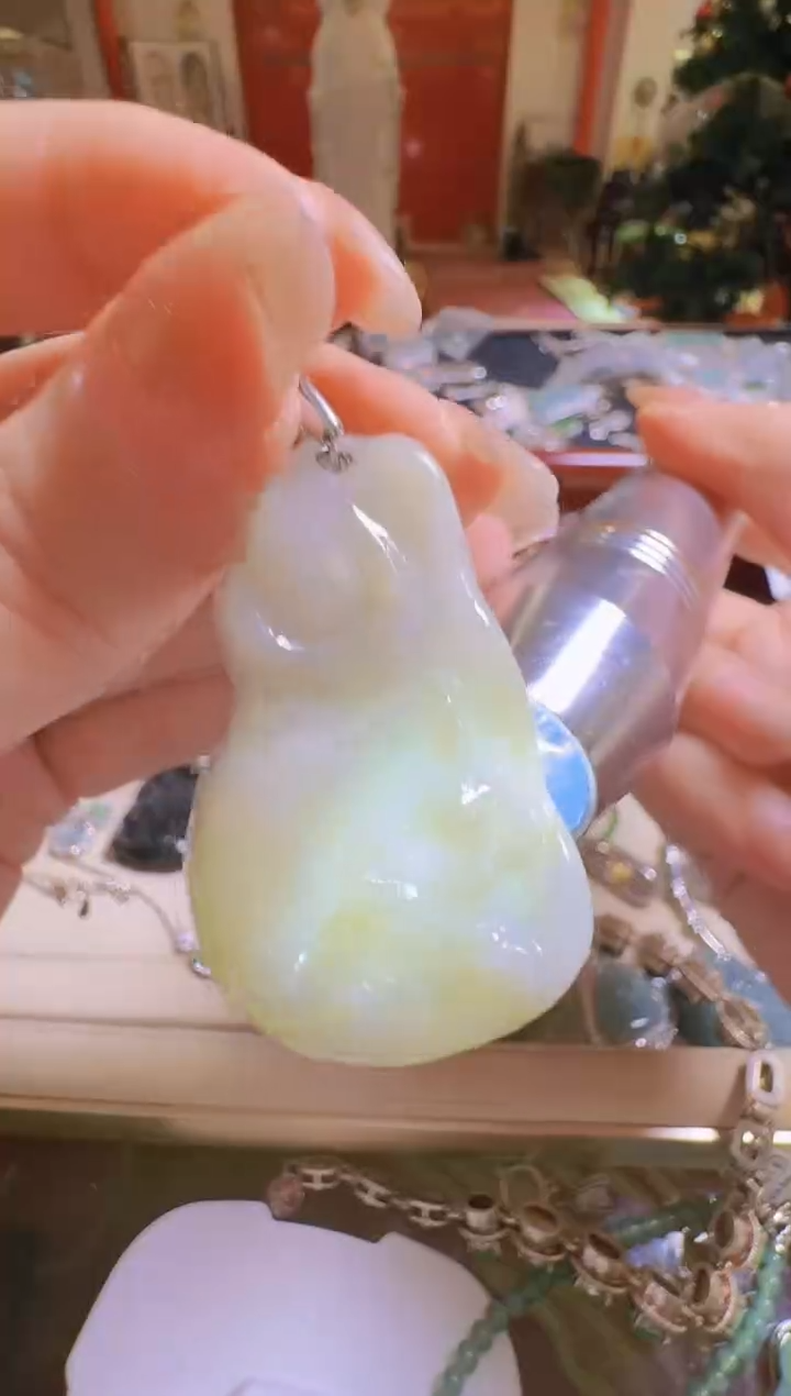 【闪购商品】翡翠吊坠(不含链)未镶嵌翡翠