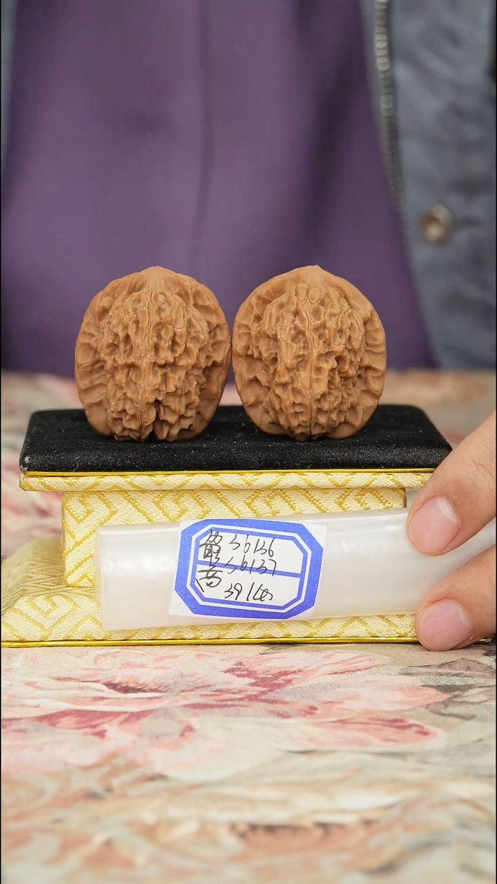 【闪购商品】文玩核桃把件非嫁接马老四