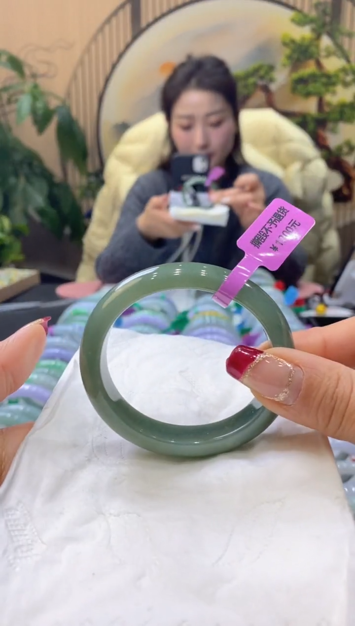 【闪购商品】翡翠手镯未镶嵌99919353