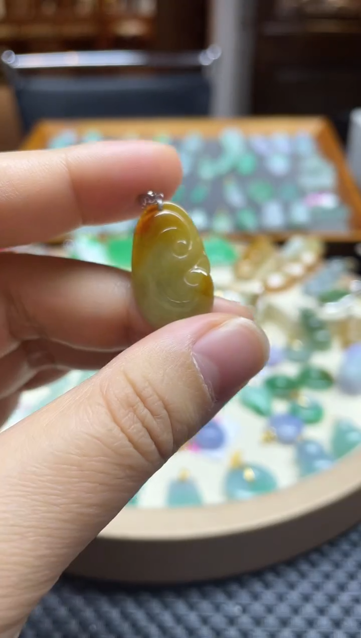 【闪购商品】翡翠颈饰18K金镶嵌如意