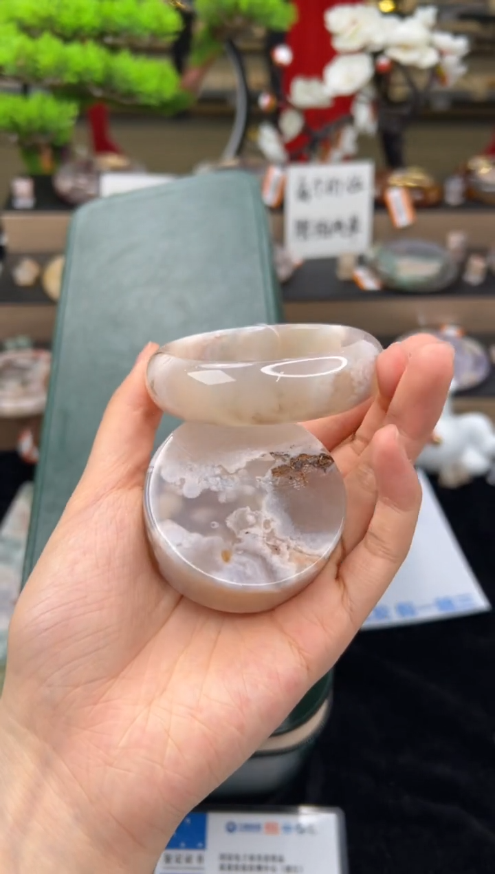 【闪购商品】石英质玉手镯未镶嵌54圈口（赠送镯心）11041