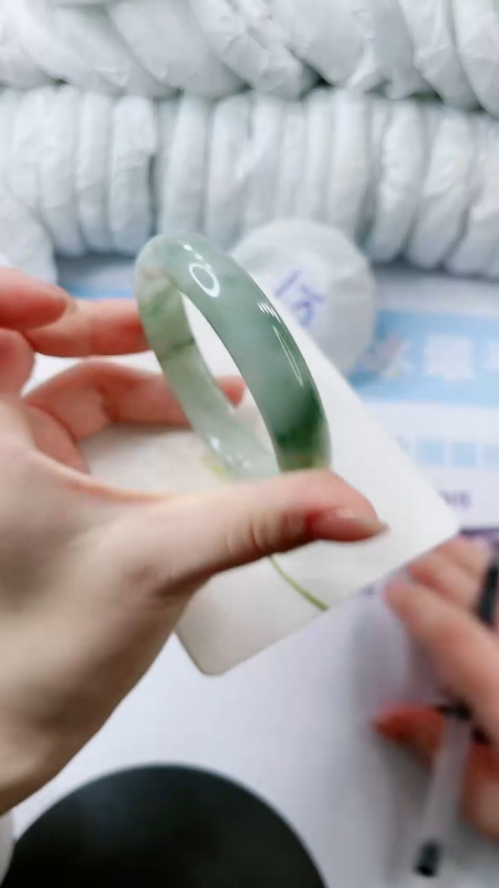 【闪购商品】石英质玉手镯未镶嵌多样性发货L339