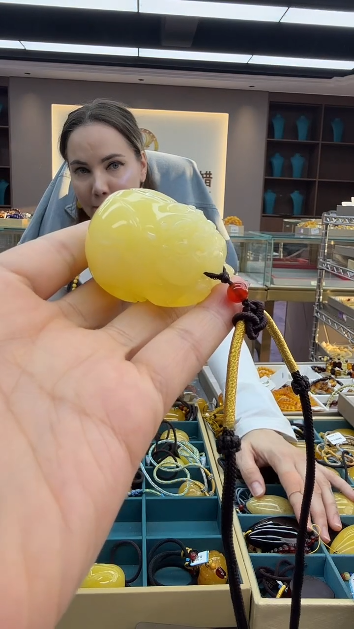 琥珀颈饰未镶嵌108秒拍号 假一罚三 
