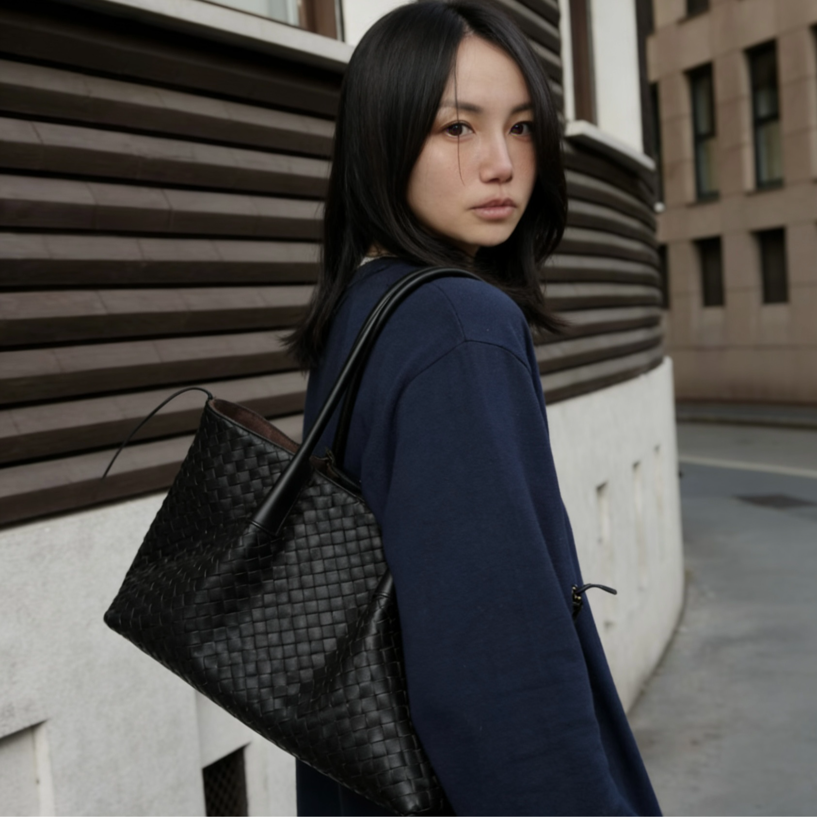 拉拉定制【BV-编织饺子包】原厂外头层胎牛皮 内里头层麂皮 大容量