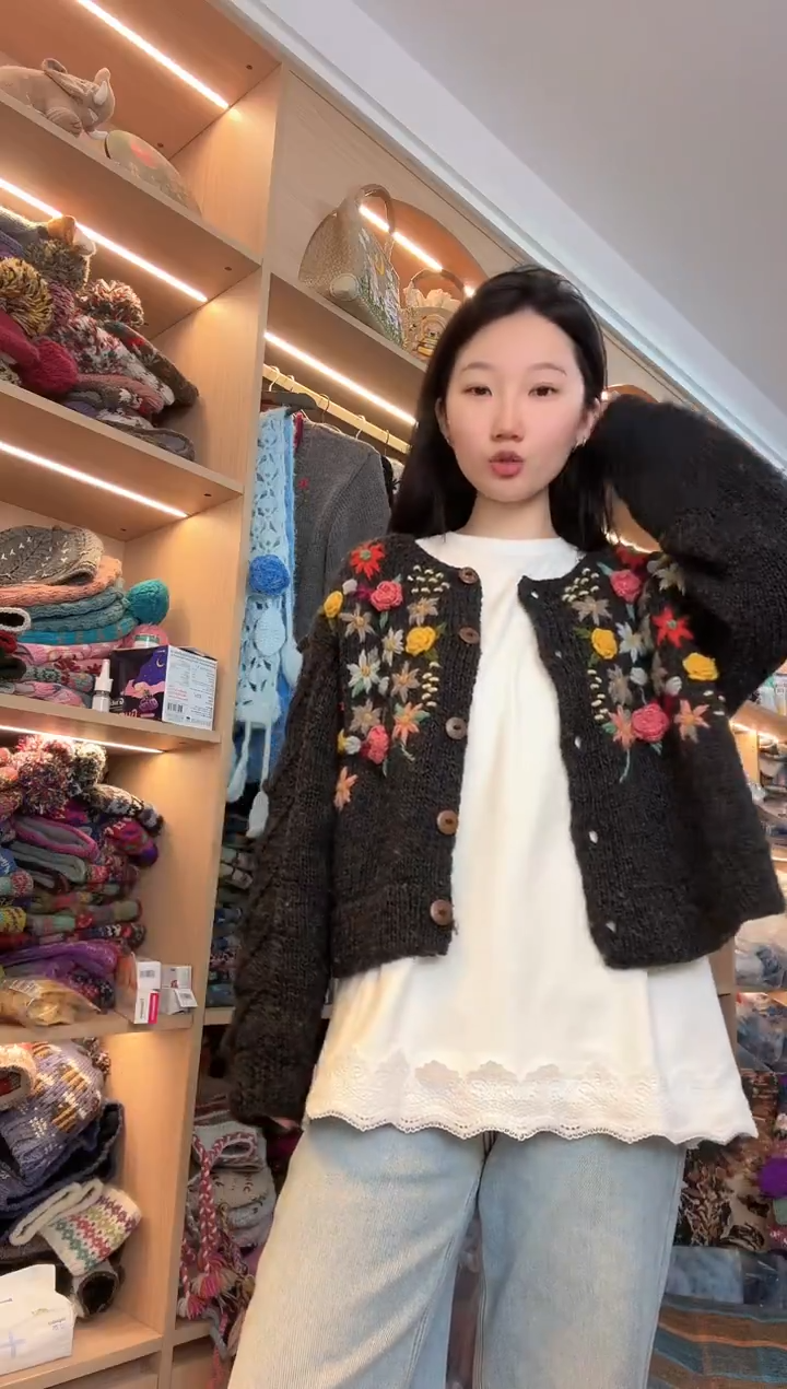 羊毛纯手工烟灰色毛衣