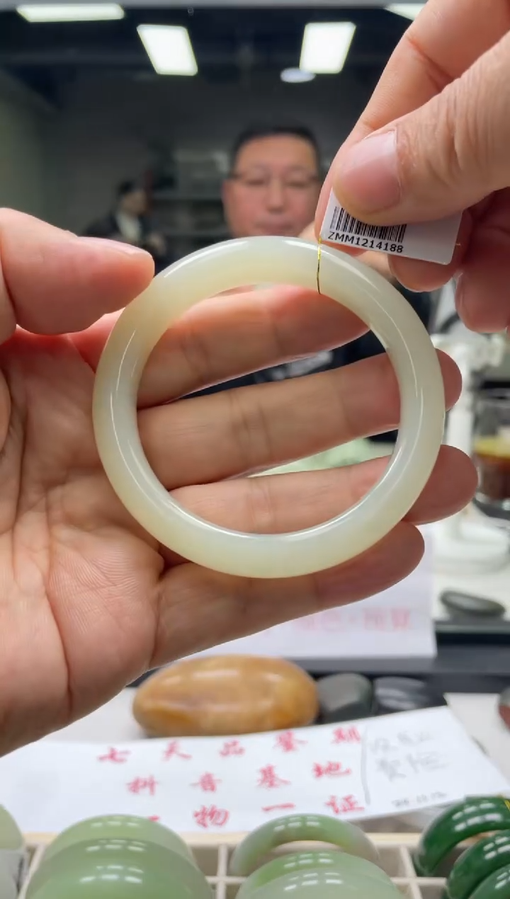 【闪购商品】和田玉手镯未镶嵌编码 4188圈口58-59