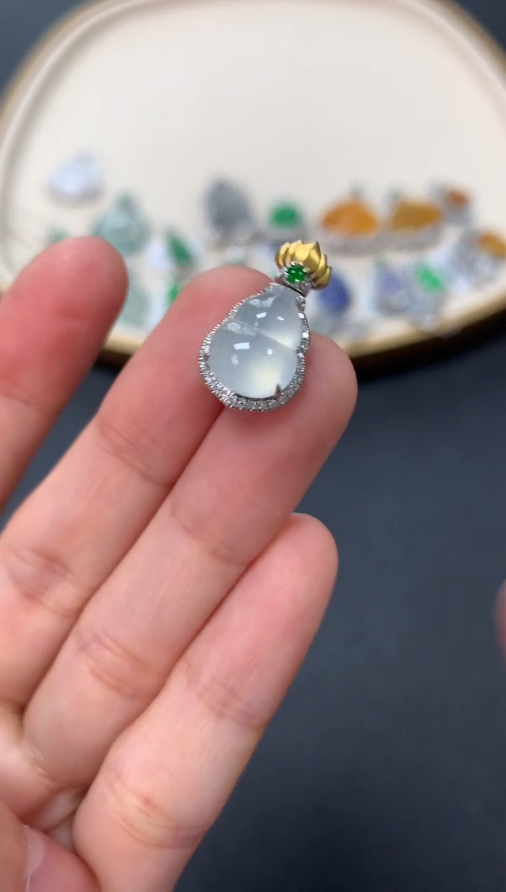 【闪购商品】翡翠吊坠(不含链)18K金镶嵌2980