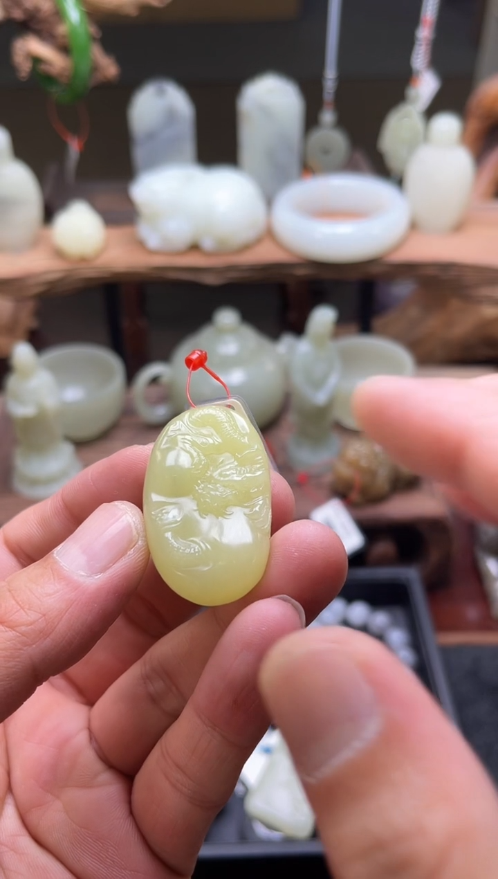 【闪购商品】和田玉吊坠未镶嵌若羌黄玉随形龙822572