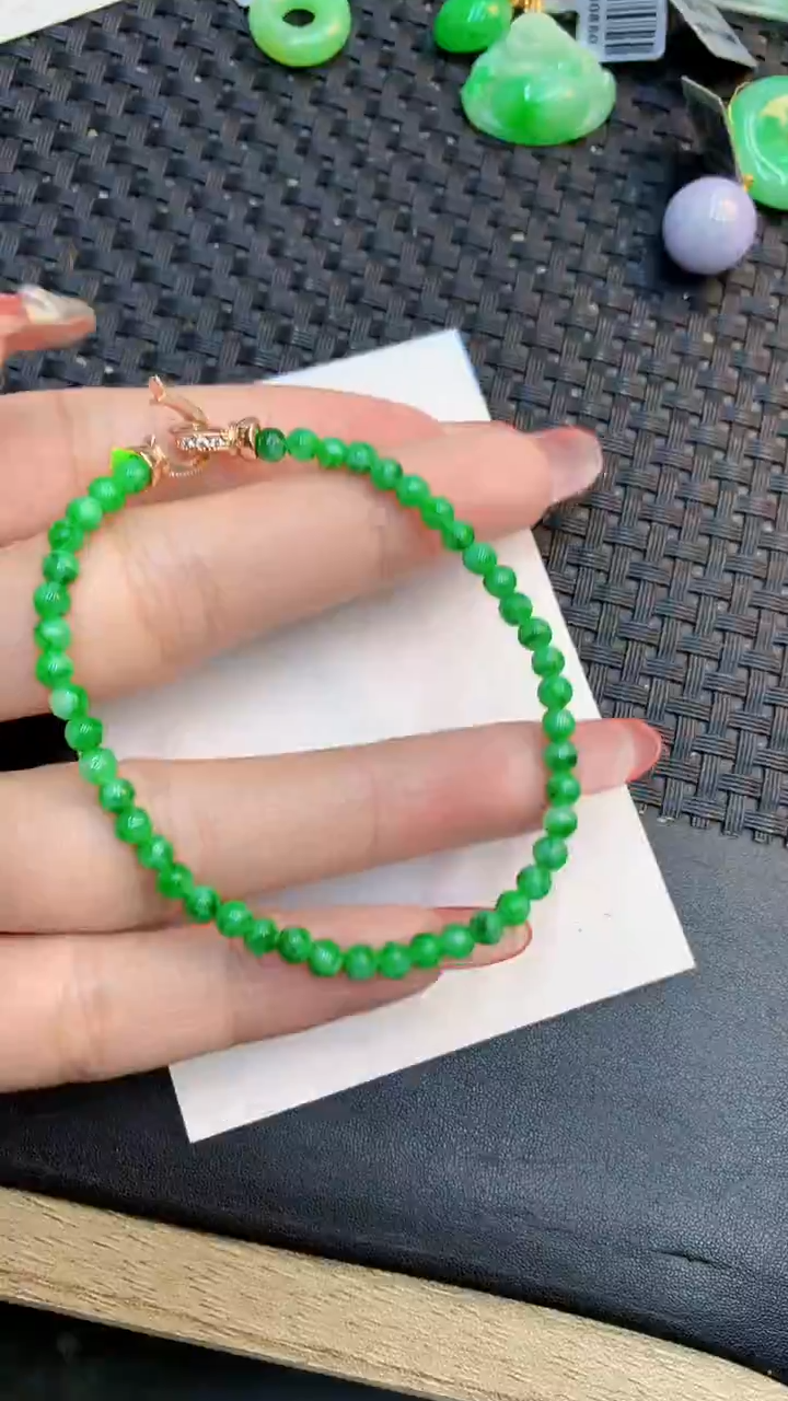 颈饰未镶嵌翡翠1