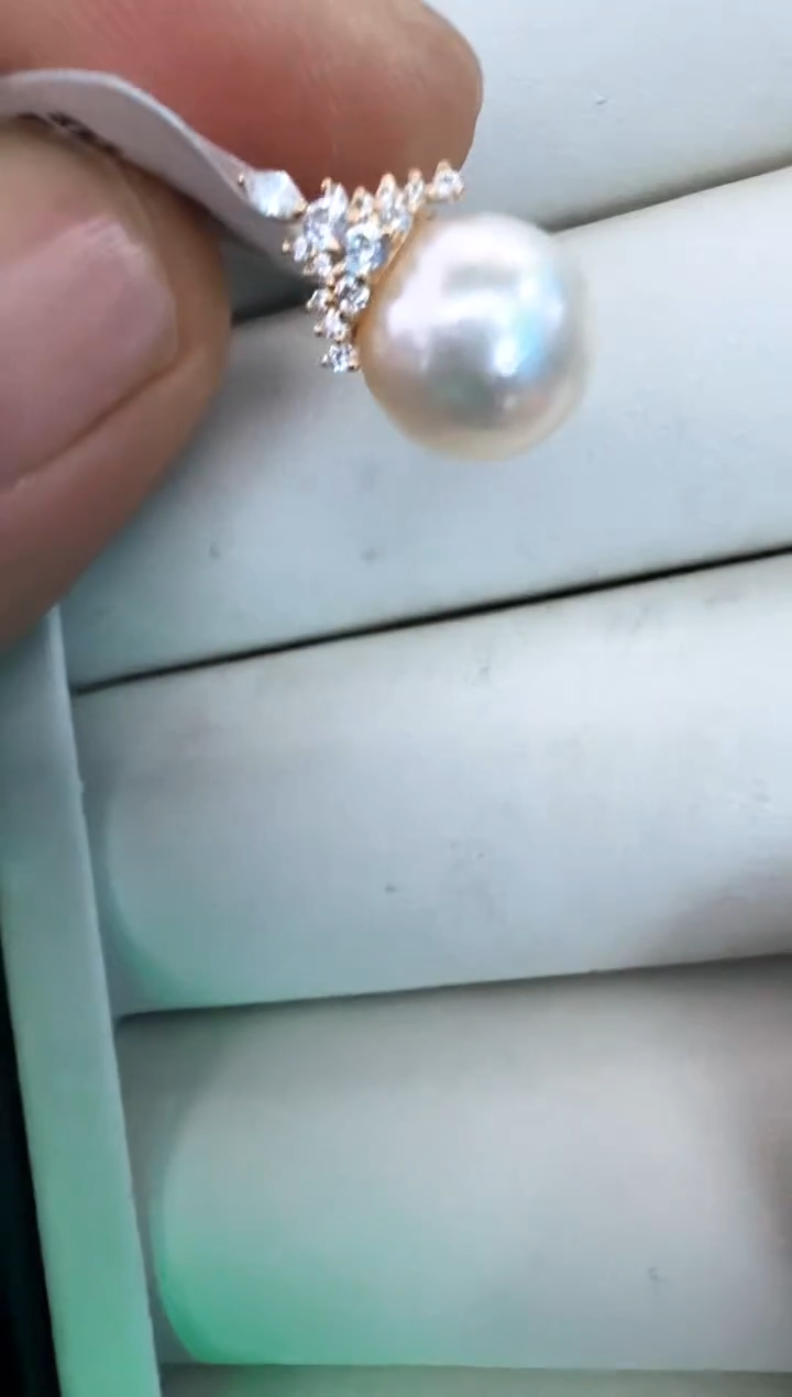 【闪购商品】海水珍珠颈饰18K金镶嵌吊坠