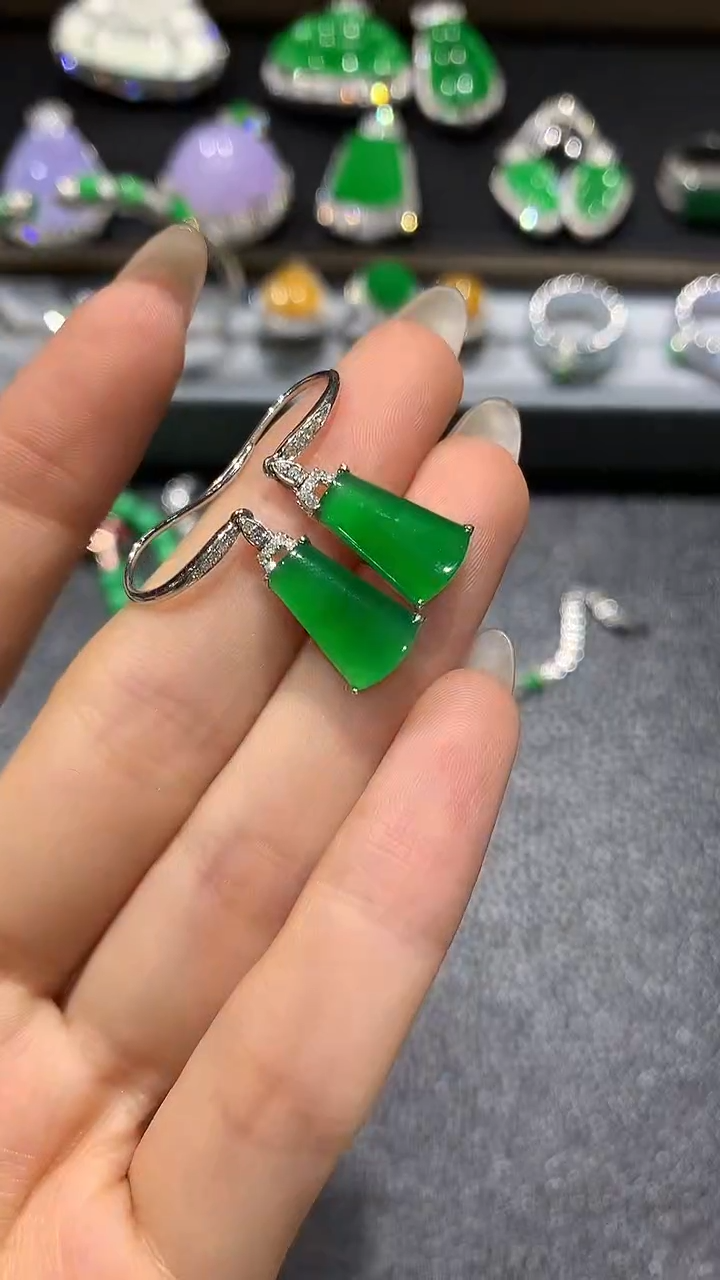 【闪购商品】翡翠耳饰18K金镶嵌23团购